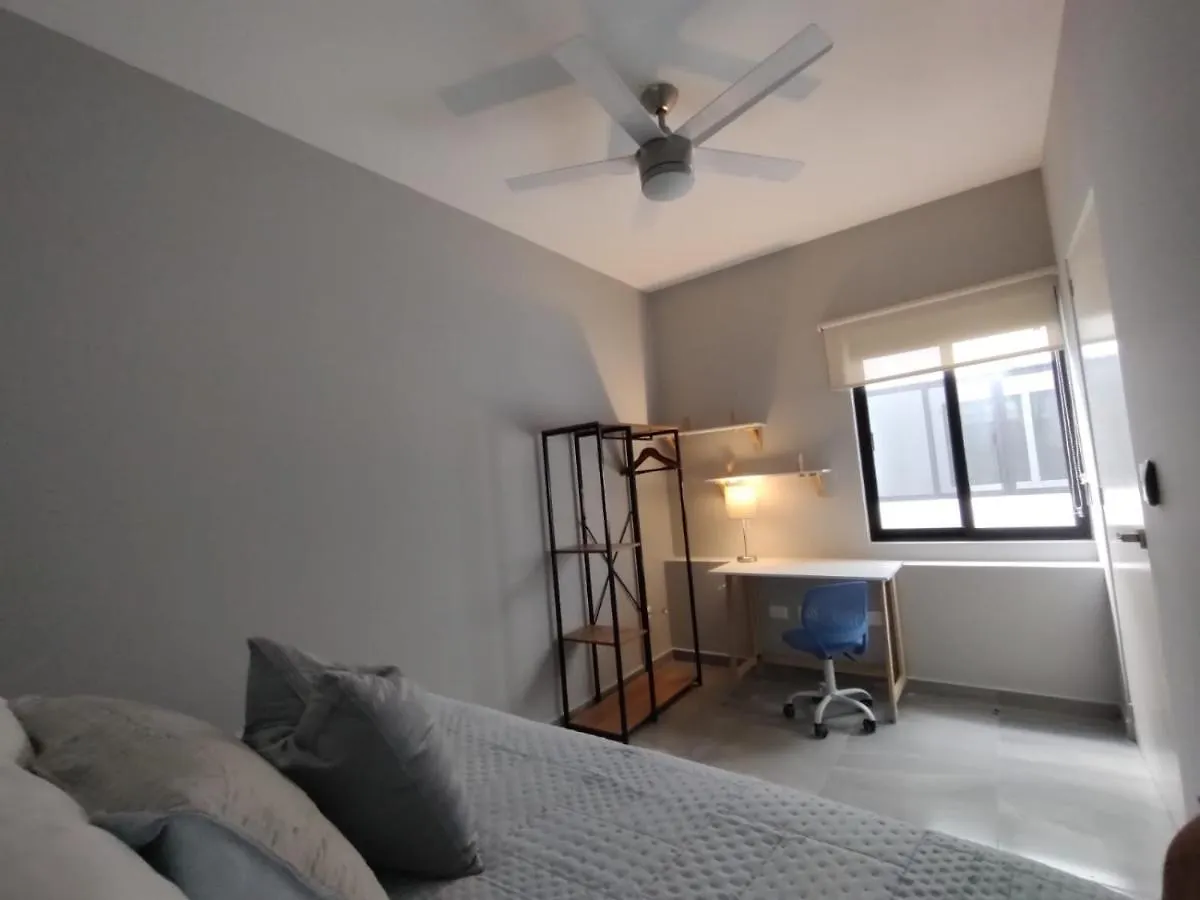 신데 델 카르멘 Amaite Living 아파트 0*, 신데 델 카르멘